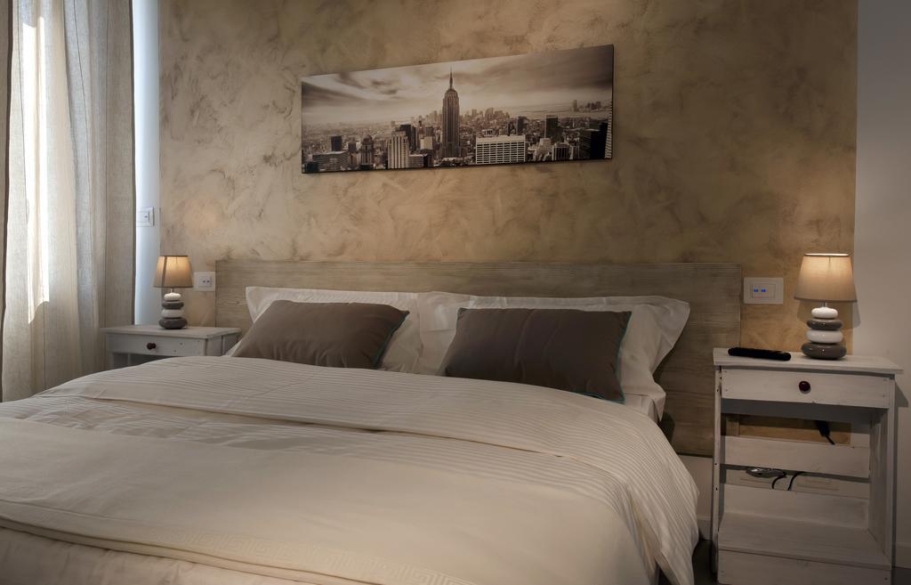 Le Suites - Di Fronte Ospedale Sacro Cuore Negrar Bagian luar foto